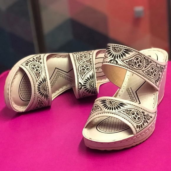 Italina Beige Tribal Tatoo Sequin Studded Slide In Mule Comfort Wedge 10 - Picture 6 of 7